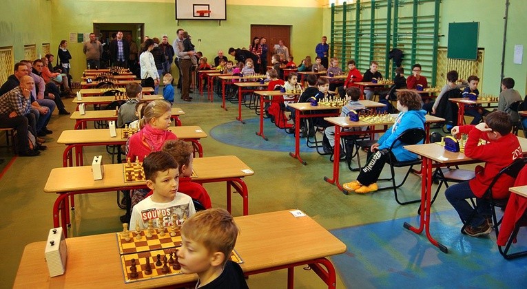 I Otwarte Szachowe Mistrzostwa Miasta Płońsk dla Dzieci i Młodzieży o Puchar Burmistrza odbyły się w Szkole Podstawowej nr 3