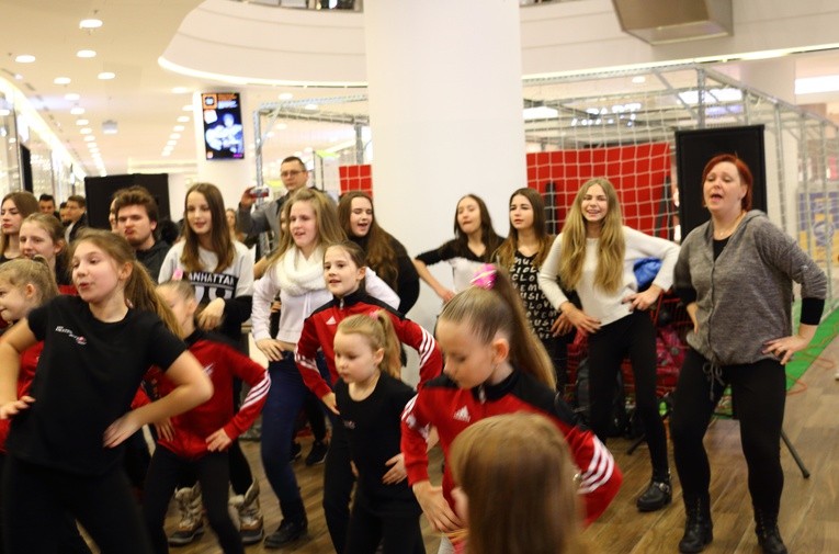 Taneczny flash mob w Elblągu