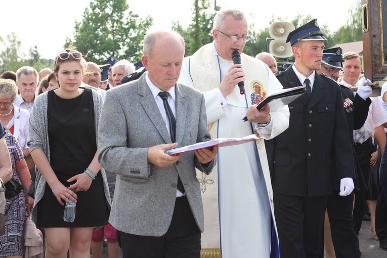 Dobrzyków. Nawiedzenie w parafii św. Stanisława BM