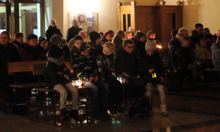 Roraty w parafii św. Rafała Kalinowskiego