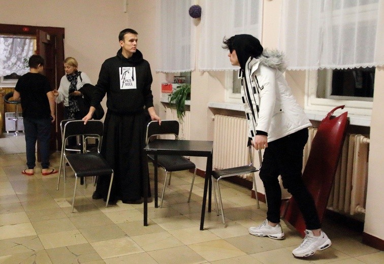Przygotowania do rekolekcji dla młodzieży