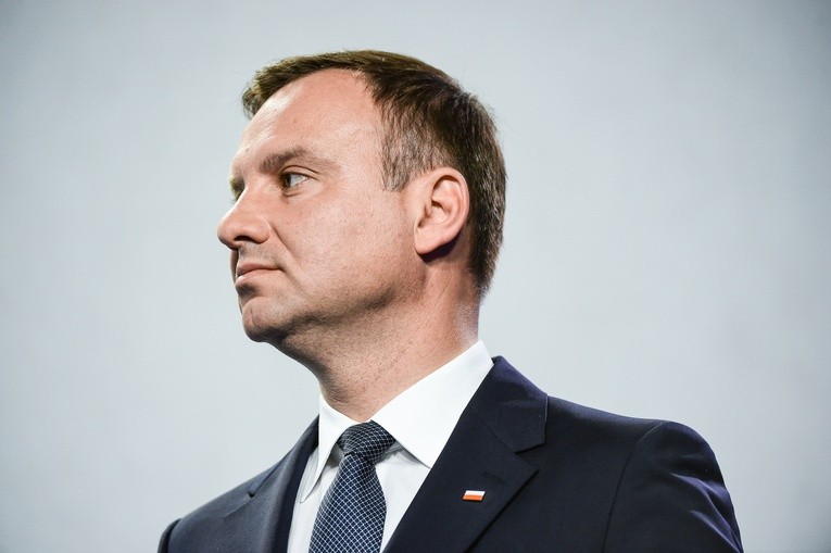 Który z polityków cieszy się największym zaufaniem Polaków?