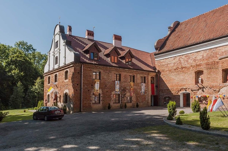 Klasztor na kadyńskim wzgórzu