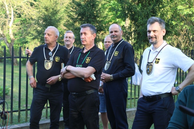 Śródborze. Poświęcenie maryjnej kapliczki