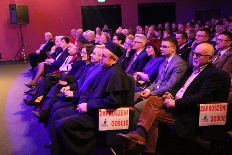 Powiatowy Uniwersytet Trzeciego Wieku w Ciechanowie