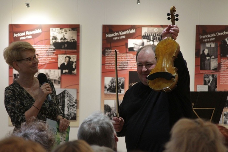 Płock. Wystawa w książnicy