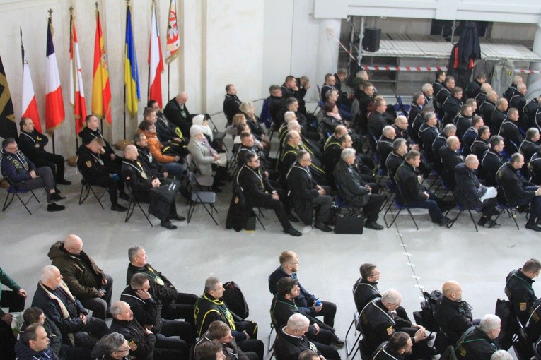 Płock. Rekolekcje Rycerzy JP II - sanktuarium
