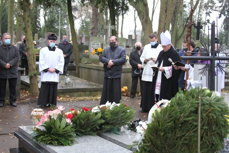Płock. Pogrzeb ks. Hieronima Chamskiego (1932-2020)