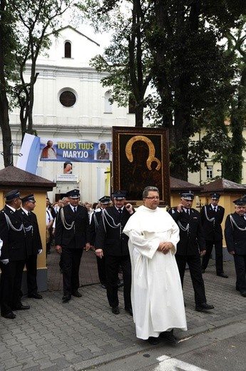 Pułtusk. Nawiedzenie w parafii św. Jana Pawła II. 2