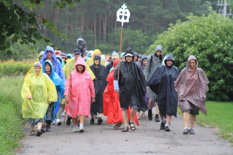Pielgrzymka. Pątnicy w Sendeniu