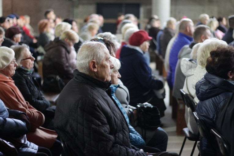 Płock. Pierwsza Msza św. w budowanym sanktuarium Bożego Miłosierdzia