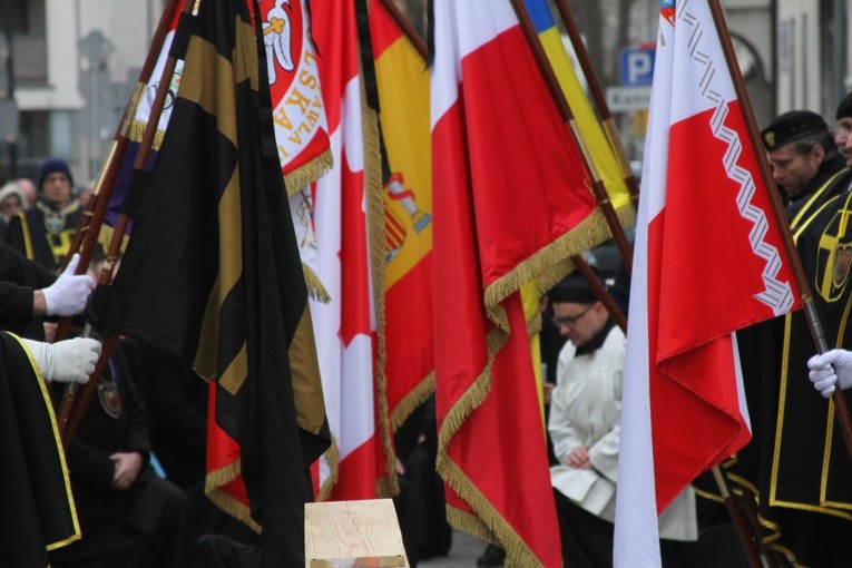 Płock. Rekolekcje Rycerzy JP II - Droga Krzyżowa