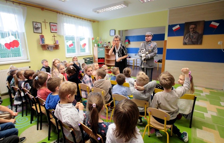 Imieniny marszałka w przedszkolu
