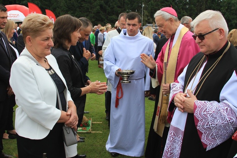 Karniewo. Dożynki diecezjalne cz. 1
