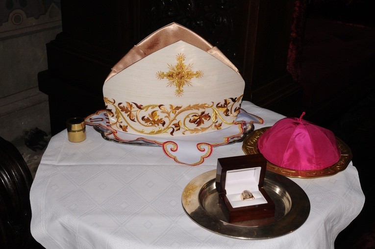 Święcenia biskupie w Płocku - cz. 1