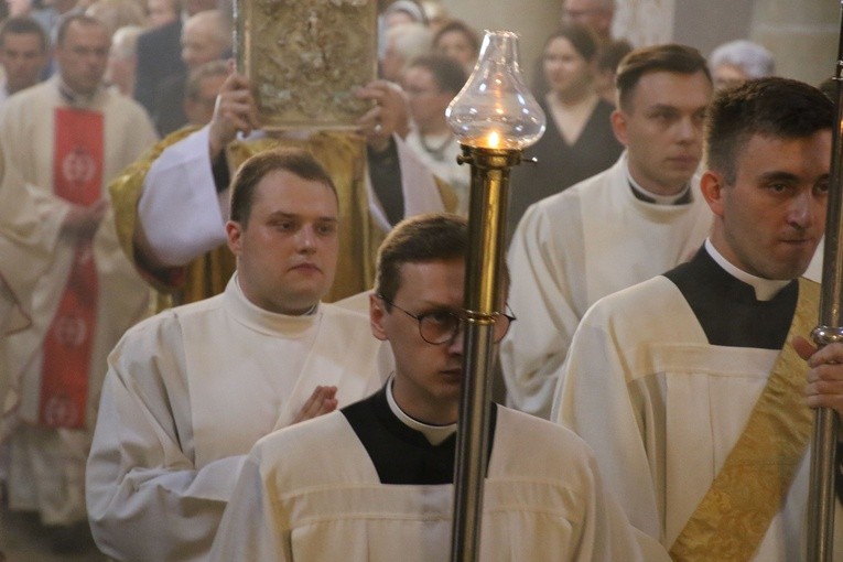 Płock. Święcenia kapłańskie - cz. 1