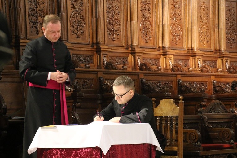 Płock. Kanoniczne objęcie diecezji przez bp. Szymona Stułkowskiego. Cz. 1