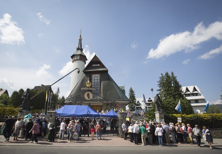 Sanktuarium na Krzeptówkach w obiektywie