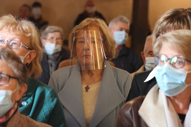 Dzierzgoń - poświęcenie koron Matki Bożej