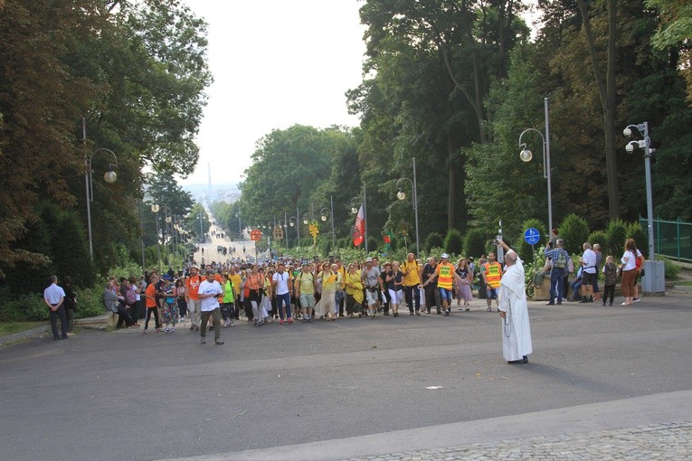 Pielgrzymka na Jasną Górę. Wejście na szczyt