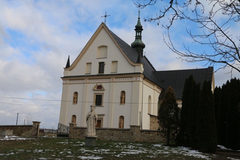 Lubienia i Krynki. Miejsca urodzenia i chrztu bł. abp. Nowowiejskiego