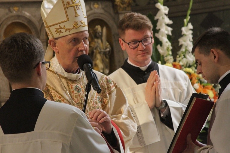 Płock. Święcenia kapłańskie - część 2.