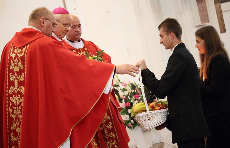 Nowy Staw - parafia św. Mateusza Apostoła