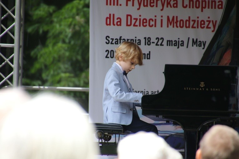 Szafarnia. Finał konkursu pianistycznego