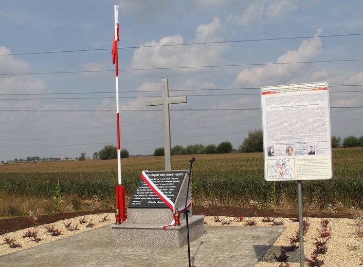 Odsłonięcie pomnika w Radłowie