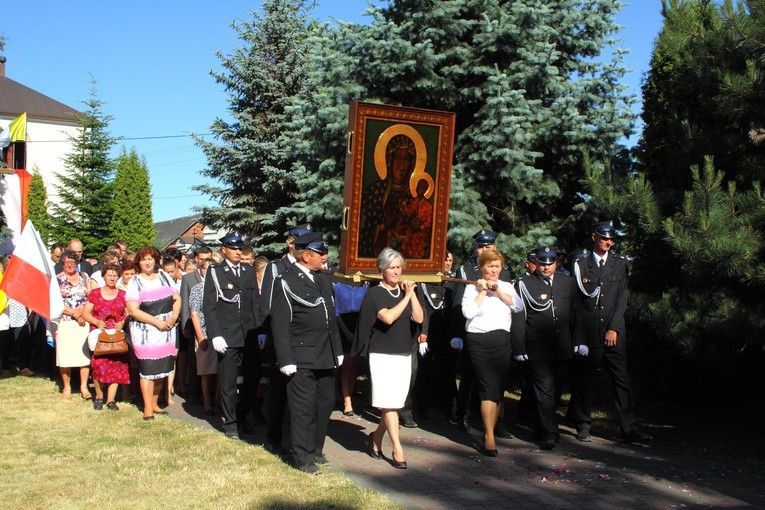 Karniewo. Nawiedzenie w parafii pw. Wszystkich Świetych