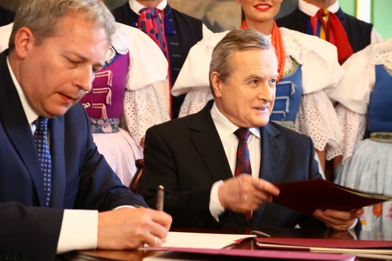 Podpisanie umowy o wspólnym prowadzeniu ZPiT "Śląsk"