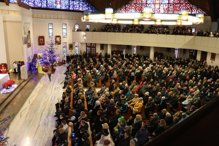 Płońsk. Msza św. inaugurująca Orszak Trzech Króli i Rok św. Jana Pawła II 