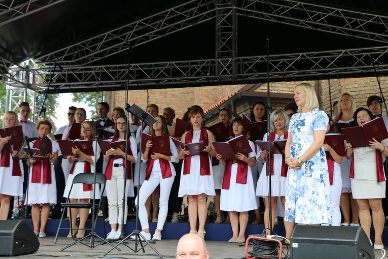 Koronacja w Smardzewie. Część I