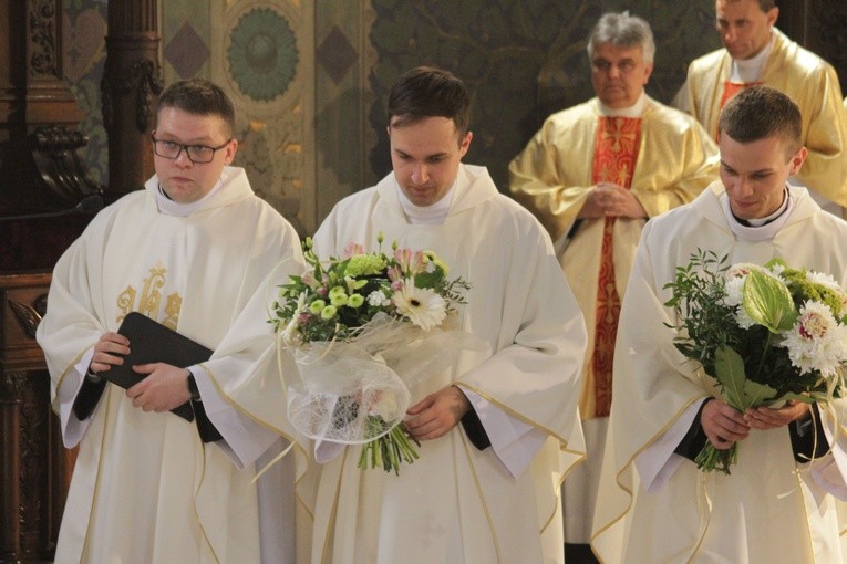 Płock. Święcenia kapłańskie - część 2.