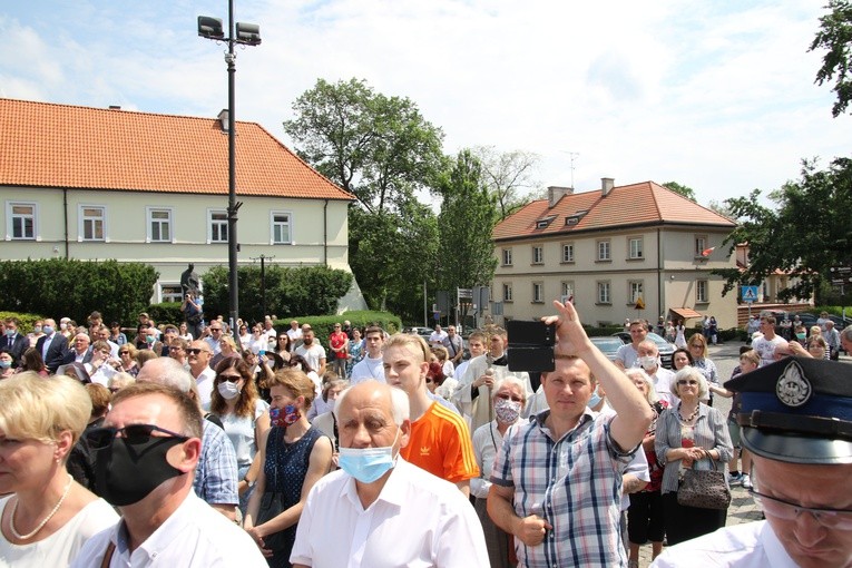 Płock. Poświęcenie mozaiki w oknie papieskim