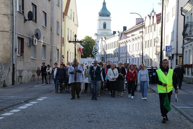 Płock. Wyjście pielgrzymki do Skępego