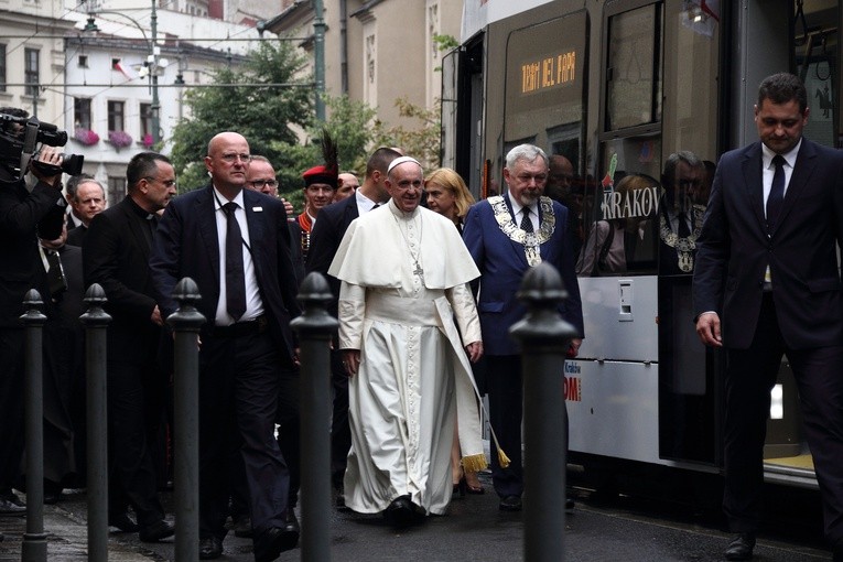 Papież Franciszek w tramwaju