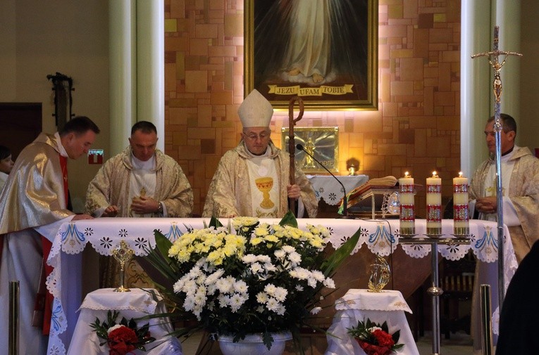 Wprowadzenie relikwii do kościoła Miłosierdzia Bożego w Malborku