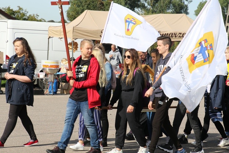 Rostkowo. Pielgrzymka młodzieży