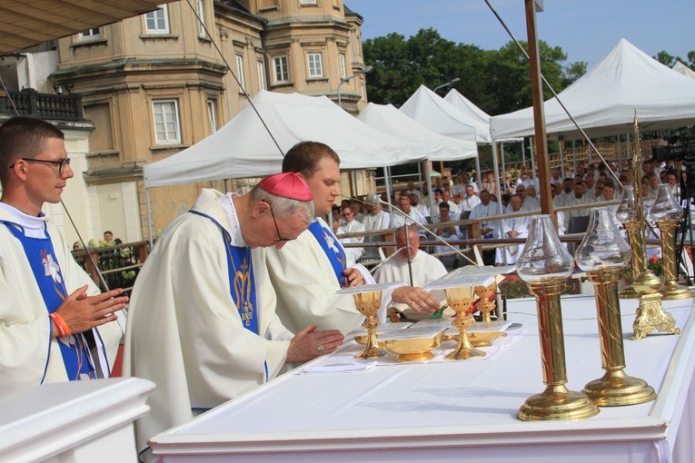 Pielgrzymka na Jasną Górę. Msza św. na szczycie