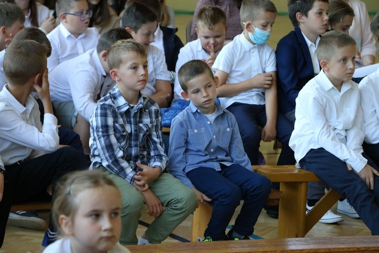 Uroczystości w SP im. Kardynała Stefana Wyszyńskiego w Siedlinie