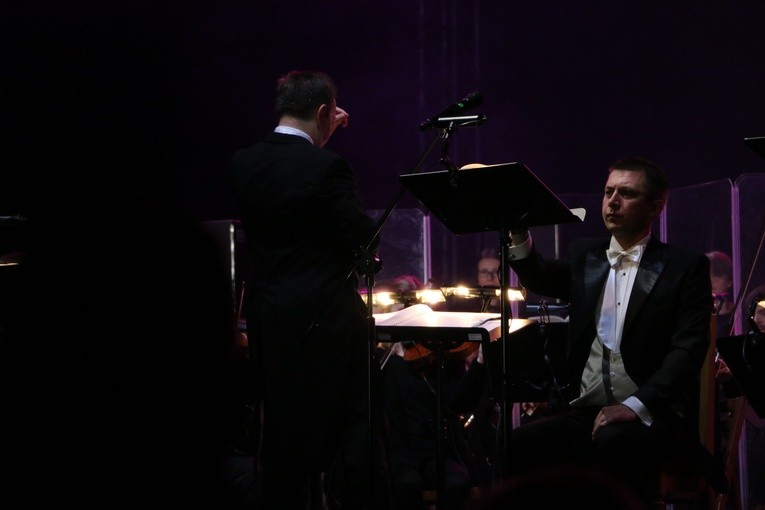 Czerwińsk n. Wisłą. Koncert jubileuszowy w przyklasztornych ogrodach