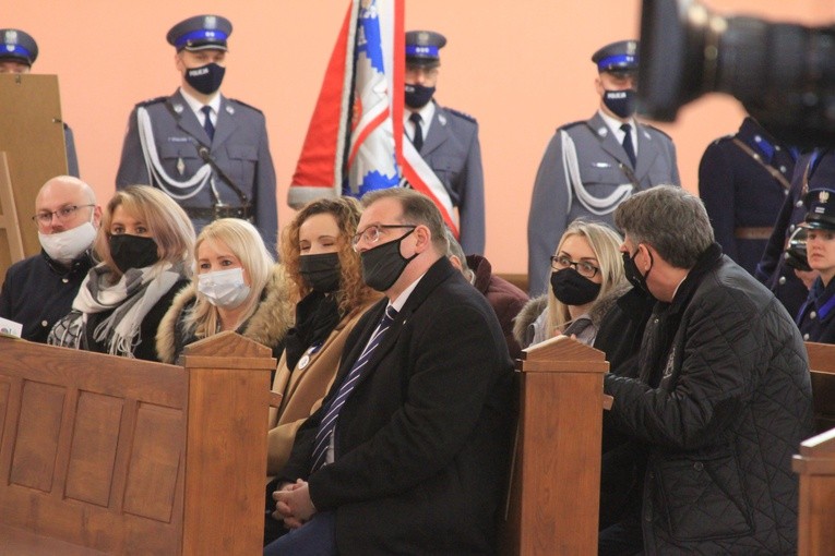 Płock. Msza św. za policjantów pomordowanych w Katyniu