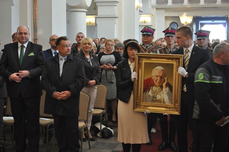 Relikwie św. Jana Pawła II w Płocku Radziwiu