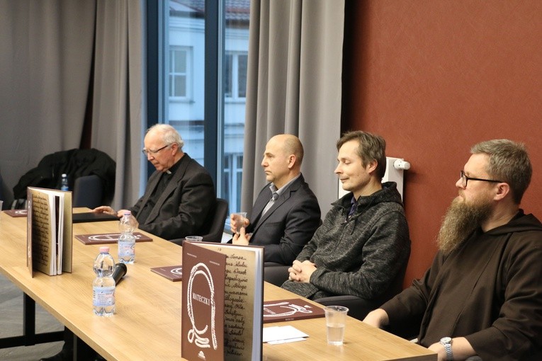Przasnysz. Promocja komiksu "Mateczki"