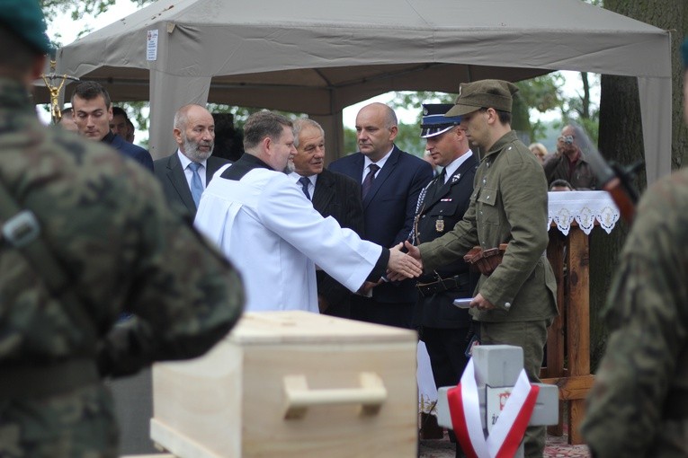 Pochówek w Dobrzykowie