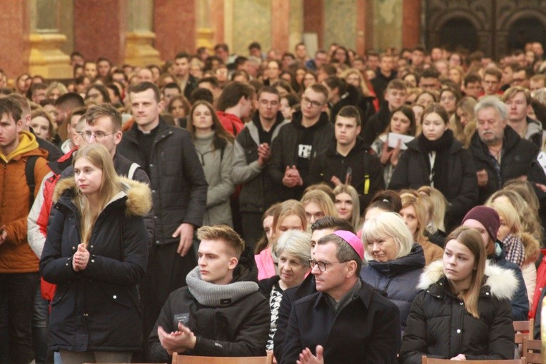 Jasna Góra. Pielgrzymka maturzystów