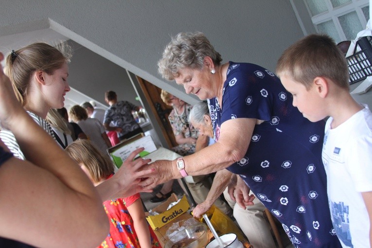 Pielgrzymka 2019. Obiad w Gostyninie