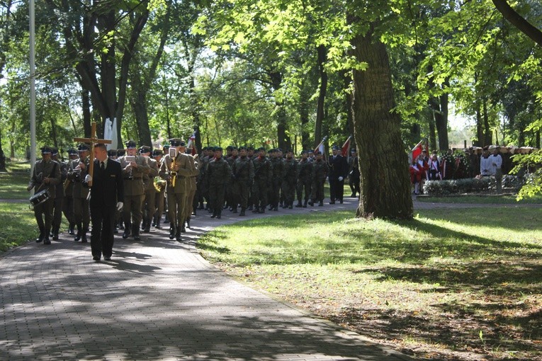 Pochówek obrońców Modlina z 1939 roku