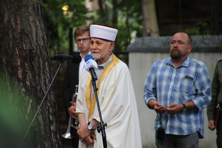 Płock. Uroczystości na cmentarzu garnizonowym